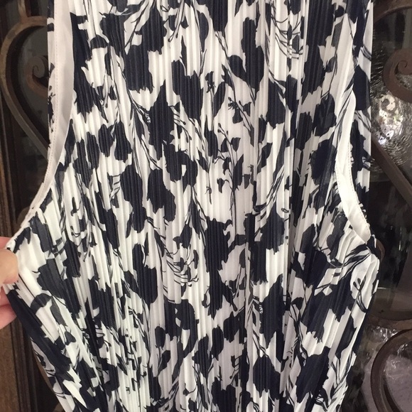 A New Day Navy/white pleated midi dress - Picture 7 of 8